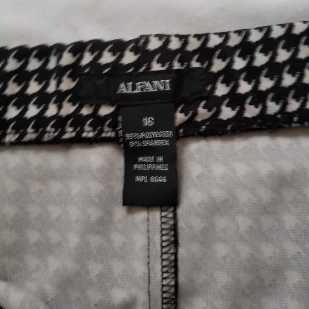 Houndstooth skirt